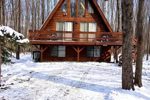 445 Lakewood Dr, Lake Ariel, PA 18436 - Photo 2