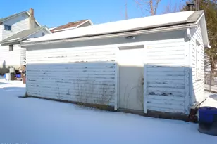 226 3rd St, Blakely, PA 18447 - Photo 32