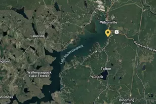 423 Sunset Forest Dr, Hawley, PA 18428 - Photo 2