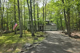 102 Longspur Ln, Lords Valley, PA 18428 - Photo 2