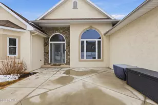 603 Clover Ln, Moscow, PA 18444 - Photo 2