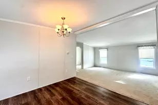 106 Middle Rd, Greentown, PA 18426 - Photo 14