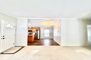 106 Middle Rd, Greentown, PA 18426 - Photo 6