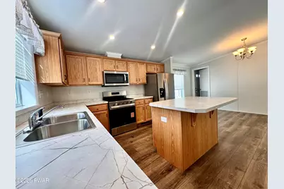 106 Middle Road, Greentown, PA 18426 - Photo 4