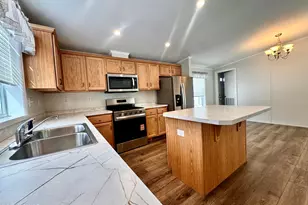 106 Middle Rd, Greentown, PA 18426 - Photo 4