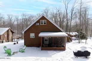 41 Deerfoot Rd, Lake Ariel, PA 18436 - Photo 2