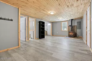 209 Urban Rd, Hawley, PA 18428 - Photo 10