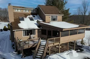 10 Crestwood Ct, Lake Ariel, PA 18436 - Photo 2