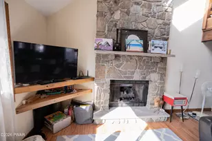 10 Crestwood Ct, Lake Ariel, PA 18436 - Photo 10