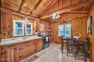 305 Laurel Ln, Greentown, PA 18426 - Photo 10