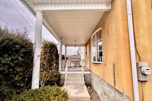 543 New York St, Dunmore, PA 18509 - Photo 6