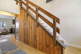 14 Finch Grv, Lake Harmony, PA 18624 - Photo 2