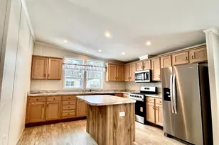 102 Middle Rd, Greentown, PA 18426 - Photo 8