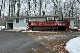 152 Eastwood Dr, Greentown, PA 18426 - Photo 1