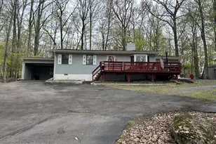 152 Eastwood Dr, Greentown, PA 18426 - Photo 1