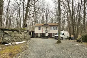 113 Blueridge Ln, Lords Valley, PA 18428 - Photo 1