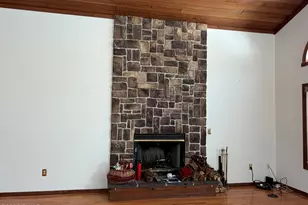 806 Gaskin Ct, Lords Valley, PA 18428 - Photo 4