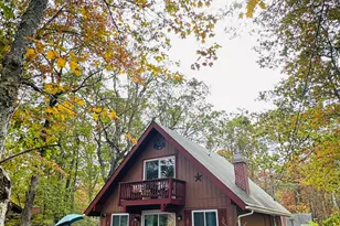 131 Maple Ridge Dr, Hawley, PA 18428 - Photo 2