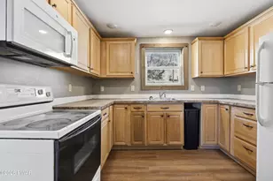 760 Hudson St, Hawley, PA 18428 - Photo 10