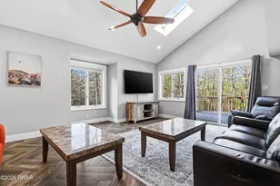 111 Westbrook Ct, Tafton, PA 18464 - Photo 6