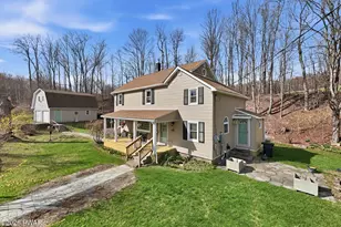 421 Shehawken Rd, Preston Park, PA 18455 - Photo 2