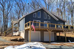 192 Lower Lakeview Dr, Hawley, PA 18428 - Photo 10