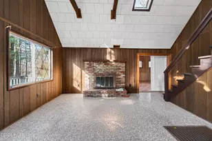 134 Lakeview Dr, Dingmans Ferry, PA 18328 - Photo 10