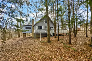 134 Lakeview Dr, Dingmans Ferry, PA 18328 - Photo 2