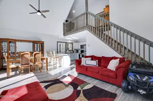 1121 Cobblewood Rd, Newfoundland, PA 18445 - Photo 12