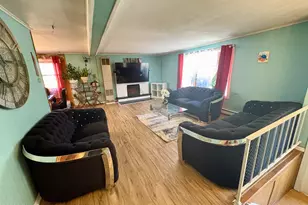 2193 Spring Dr, Bushkill, PA 18324 - Photo 4