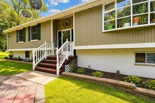 2193 Spring Dr, Bushkill, PA 18324 - Photo 2