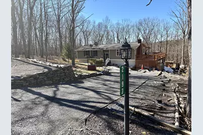 2193 Spring Drive, Bushkill, PA 18324 - Photo 2