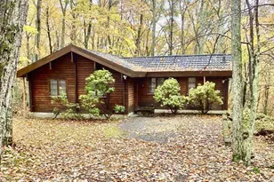 130 Canterbrook Dr, Hawley, PA 18428 - Photo 2