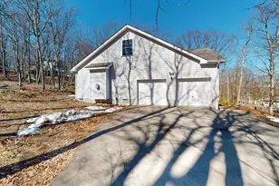 104 Shannon Ct, Bushkill, PA 18324 - Photo 4