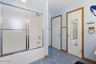 1085 Dewberry Dr, Hawley, PA 18428 - Photo 36