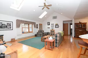 104 Hickory Ln, Greentown, PA 18426 - Photo 8