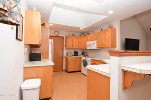 104 Hickory Ln, Greentown, PA 18426 - Photo 12