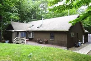 104 Hickory Ln, Greentown, PA 18426 - Photo 2