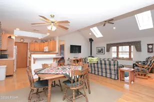 104 Hickory Ln, Greentown, PA 18426 - Photo 10