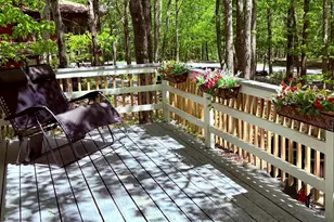 114 Cottonwood Dr, Lords Valley, PA 18428 - Photo 4