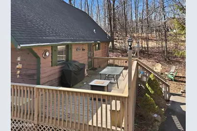 140 Timber Ridge Circle, Greentown, PA 18426 - Photo 4