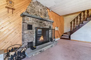 140 Timber Ridge Cir, Greentown, PA 18426 - Photo 8