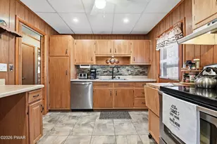 140 Timber Ridge Cir, Greentown, PA 18426 - Photo 14