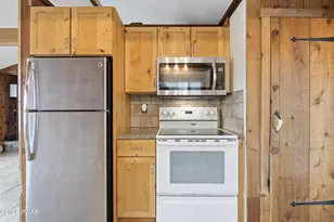 221 W Shore Dr, Hawley, PA 18428 - Photo 22