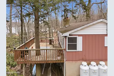 221 W Shore Drive, Hawley, PA 18428 - Photo 12