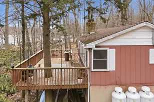 221 W Shore Dr, Hawley, PA 18428 - Photo 12