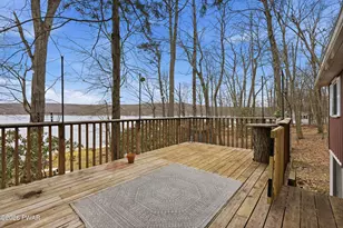 221 W Shore Dr, Hawley, PA 18428 - Photo 6