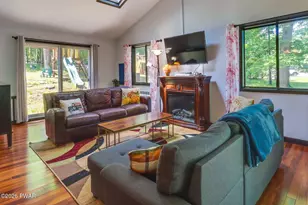 111 Park Ct, Bushkill, PA 18324 - Photo 8