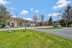 30 Tanglewood Ln, Lake Ariel, PA 18436 - Photo 70