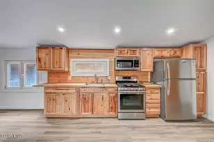 137 Marina Wy, Greentown, PA 18426 - Photo 18